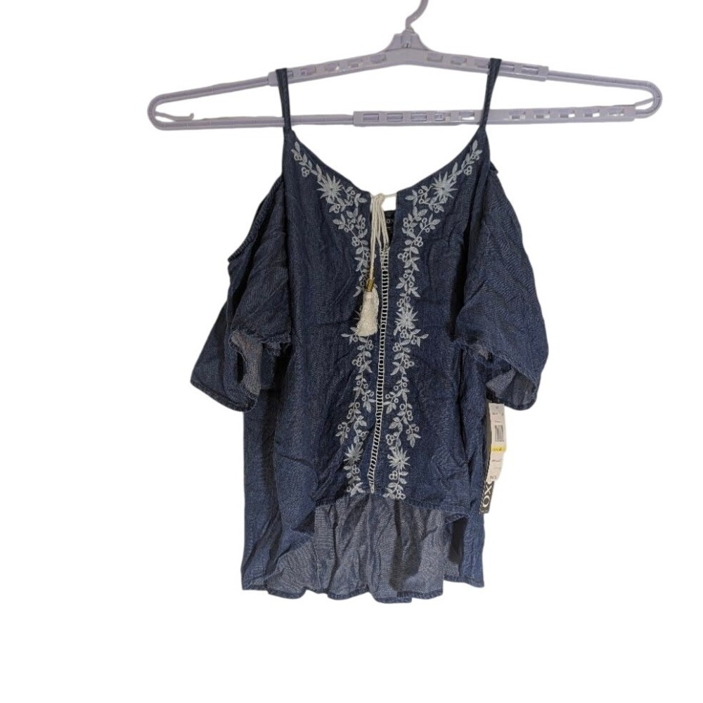 XOXO Womens Cold Shoulder Embroidered Denim Look Top Blue Medium 3594TCC8